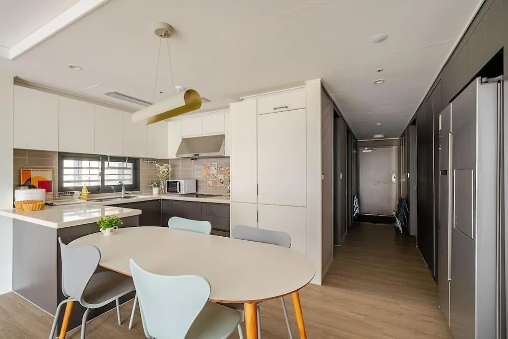 10 Minutes From The Airport, Central Jeju Nohyeong-Dong, 3 Rooms, 4 Doule Beds, 2 Bathrooms 0*,  Südkorea